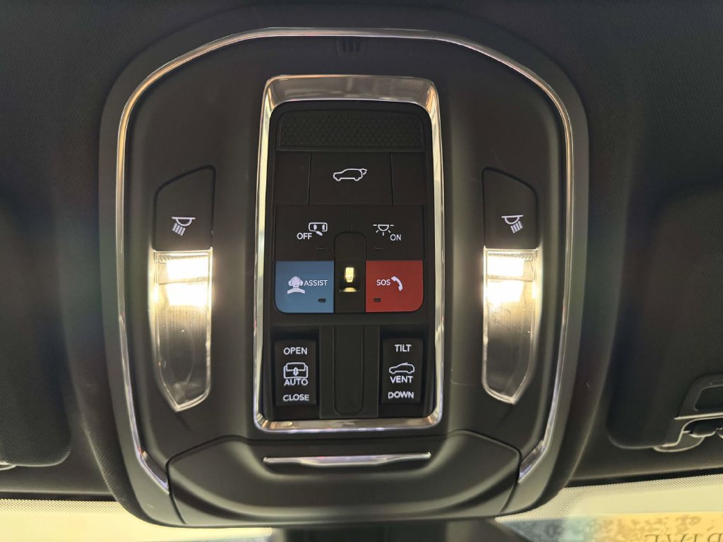Used 2023 Jeep Grand Cherokee L Laredo AWD/4WD image 28