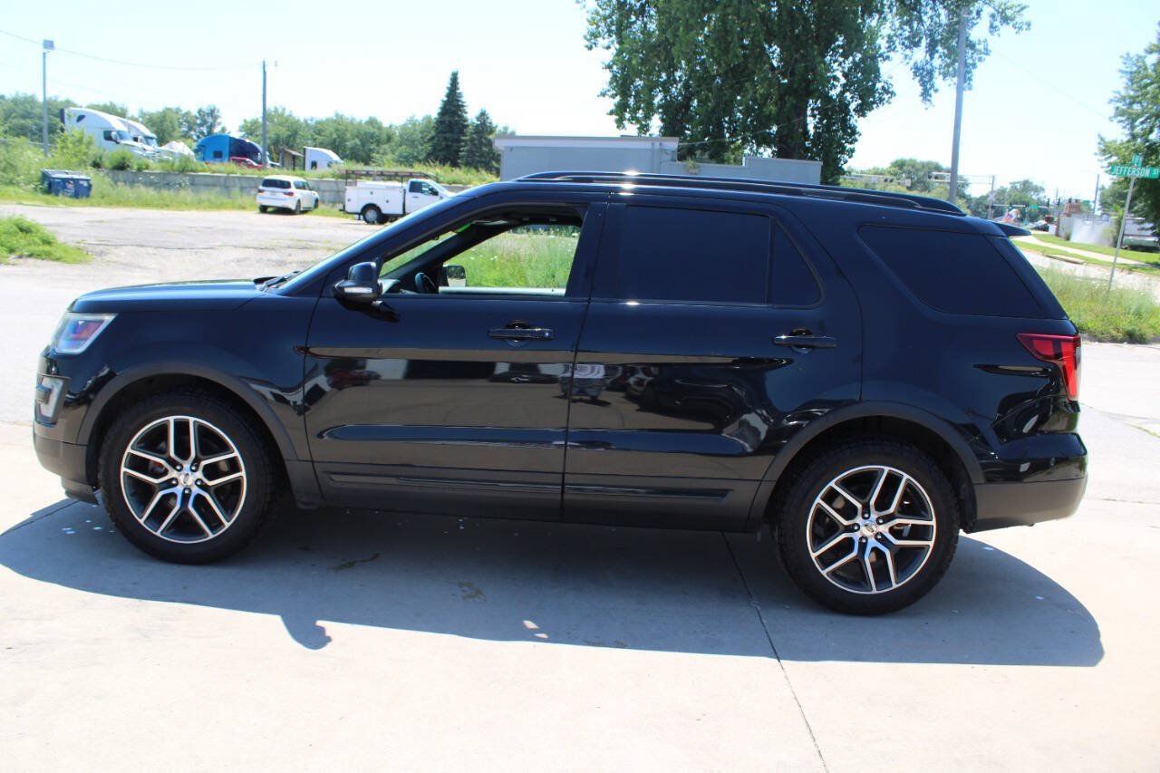 Used 2016 Ford Explorer Sport w/ Equipment Group 401A AWD/4WD image 5