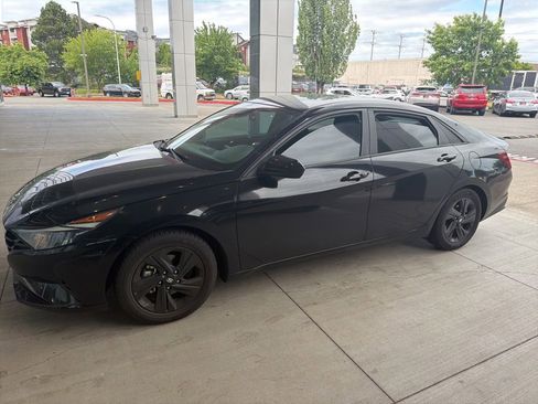 Used 2023 Hyundai Elantra SEL w/ Cargo Package FWD image 1