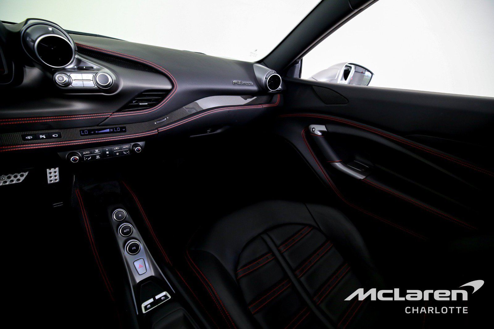 Used 2022 Ferrari F8 Tributo RWD image 16