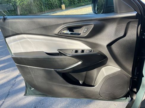 Used 2025 Chevrolet Trax LT image 20