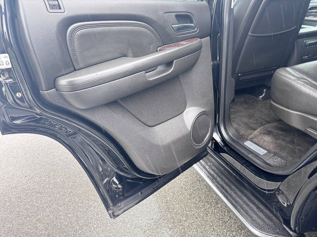 Used 2013 GMC Yukon Denali AWD/4WD image 5