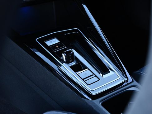 Used 2025 Volkswagen Golf w/ Euro Style Package image 25