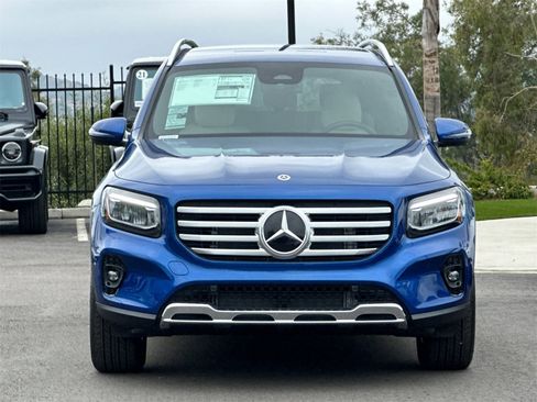 New 2025 Mercedes-Benz GLB 250 4MATIC image 8