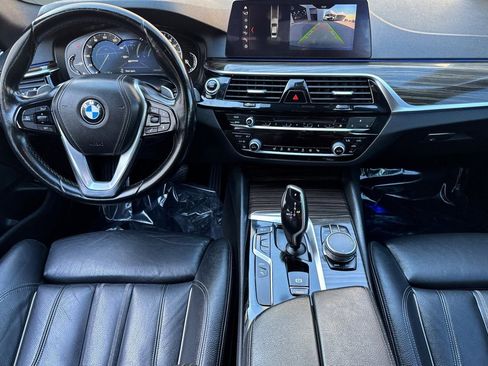 Used 2018 BMW 530e w/ Premium Package 2 image 26