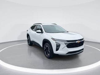 Used 2025 Chevrolet Trax LT w/ LT Convenience Package FWD video 2