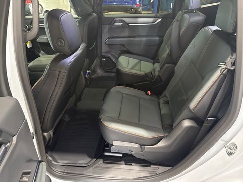 New 2026 GMC Acadia AT4 w/ LPO, Floor Liner Package image 33