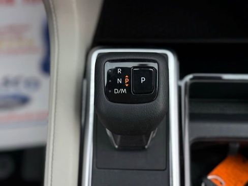 Used 2022 Nissan Pathfinder SV image 28