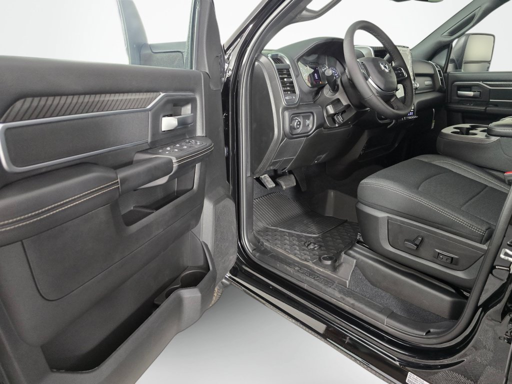 New 2026 RAM 2500 Big Horn AWD/4WD image 21