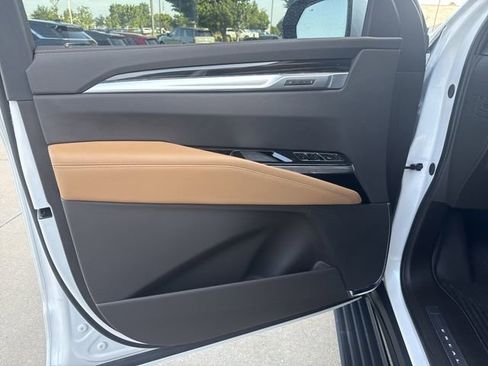 Certified 2025 Cadillac Escalade Premium Luxury w/ Touring Package AWD/4WD image 10