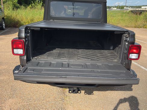 Used 2023 Jeep Gladiator Mojave w/ Trailer Tow Package AWD/4WD image 6