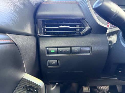 Used 2023 Nissan Sentra SR w/ SR Premium Package FWD image 21