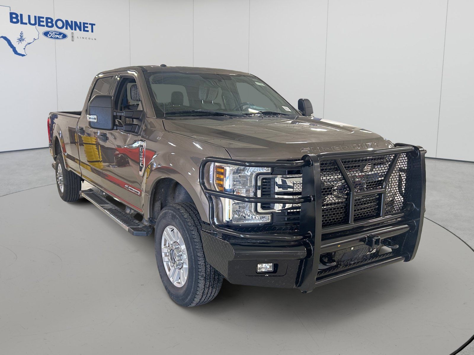Used 2018 Ford F350 XLT w/ XLT Value Package AWD/4WD image 3