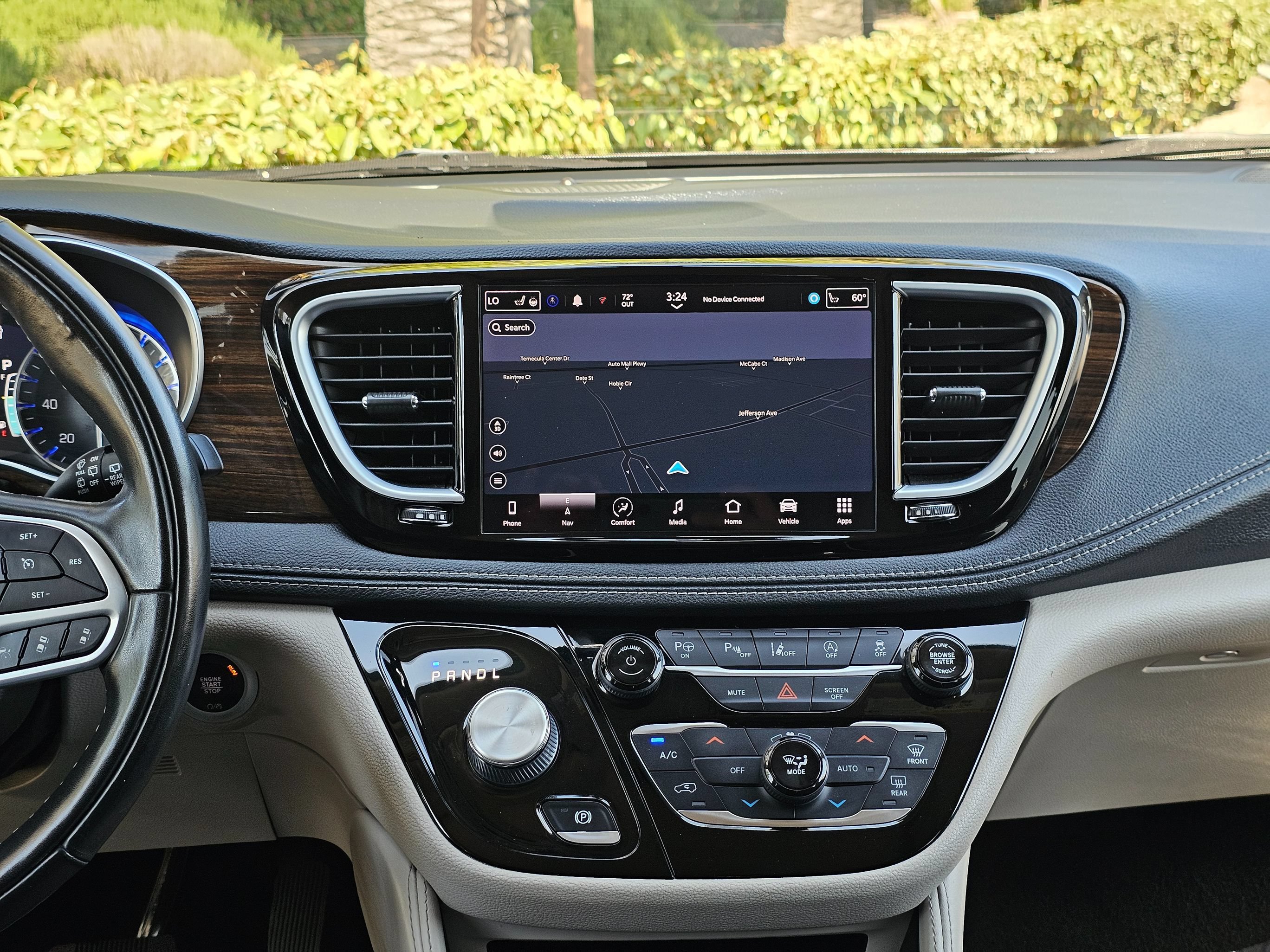 Used 2022 Chrysler Pacifica Limited FWD image 25