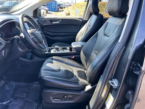 Used 2019 Ford Edge Titanium w/ Equipment Group 301A image 7