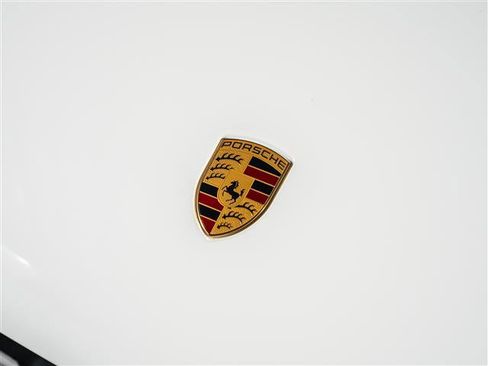 Certified 2025 Porsche Macan AWD/4WD image 13