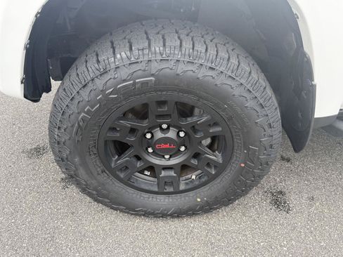 Used 2021 Toyota 4Runner TRD Off-Road Premium AWD/4WD image 10