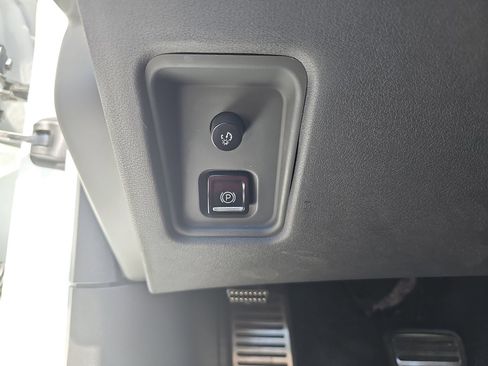 Used 2023 Chevrolet Corvette Stingray Coupe w/ Z51 Performance Package image 25