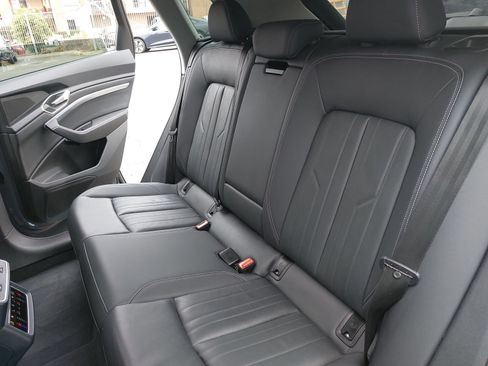 Used 2024 Audi Q8 e-tron Premium AWD/4WD image 14