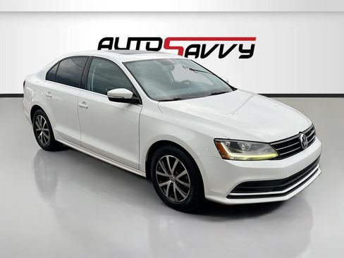 Used 2017 Volkswagen Jetta SE FWD image 1