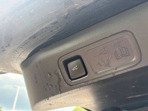 Used 2023 Ford Expedition Limited AWD/4WD image 22