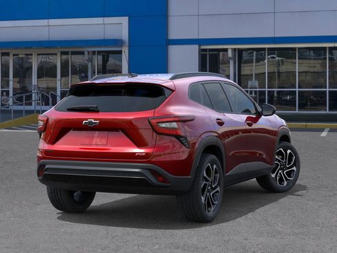 Used 2026 Chevrolet Trax RS w/ Sunroof Package image 5