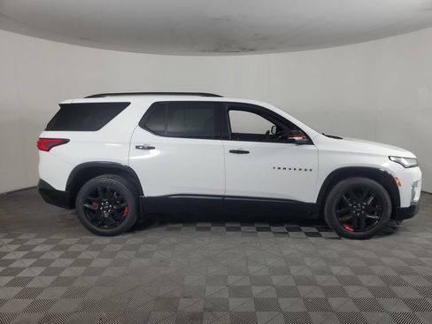 Used 2022 Chevrolet Traverse Premier w/ Redline Edition AWD/4WD image 3