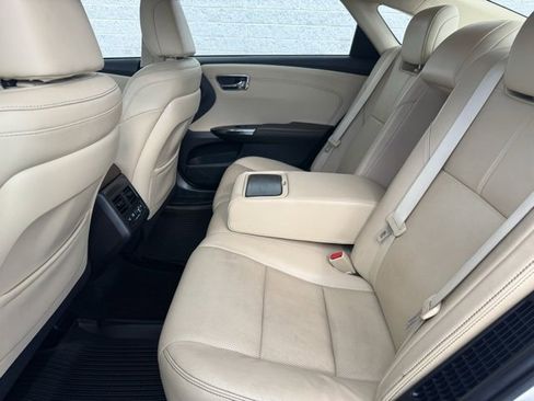 Used 2016 Toyota Avalon Limited image 26