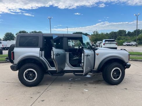 Used 2023 Ford Bronco Badlands w/ Sasquatch Package AWD/4WD image 13