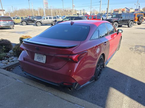 Used 2020 Toyota Avalon TRD image 3