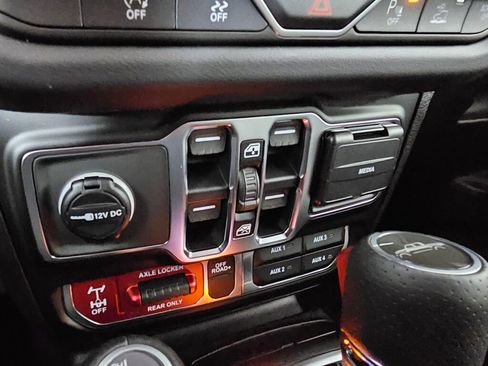 New 2026 Jeep Gladiator Mojave AWD/4WD image 30