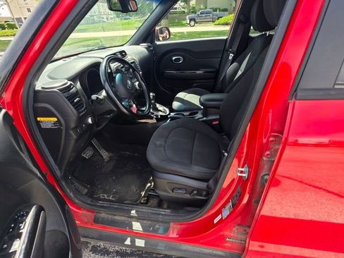 Used 2015 Kia Soul ! w/ Sun & Sound Package FWD image 3