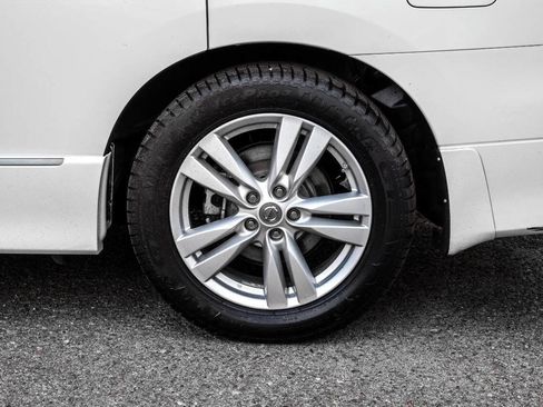 Used 2015 Nissan Quest Platinum image 12