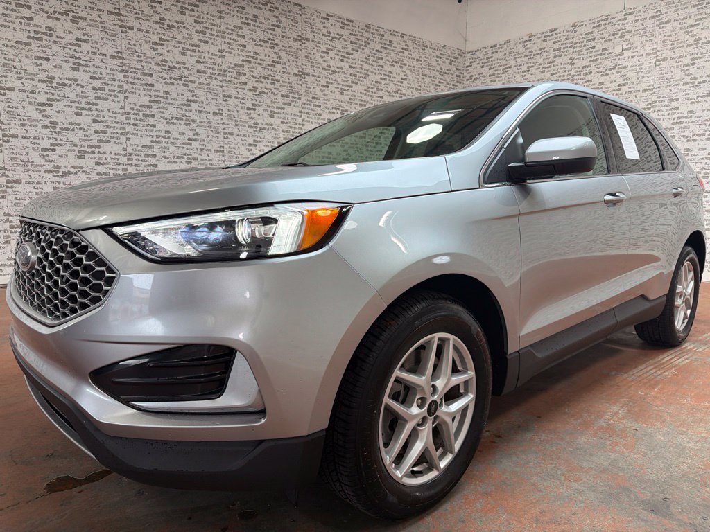 Used 2024 Ford Edge SEL AWD/4WD image 3