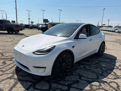 Used 2022 Tesla Model Y Performance AWD/4WD image 2
