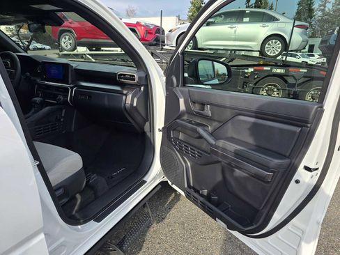 Certified 2025 Toyota 4Runner SR5 image 10