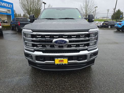 Used 2024 Ford F350 Lariat image 9