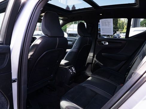 Used 2023 Volvo XC40 Recharge Ultimate AWD/4WD image 22