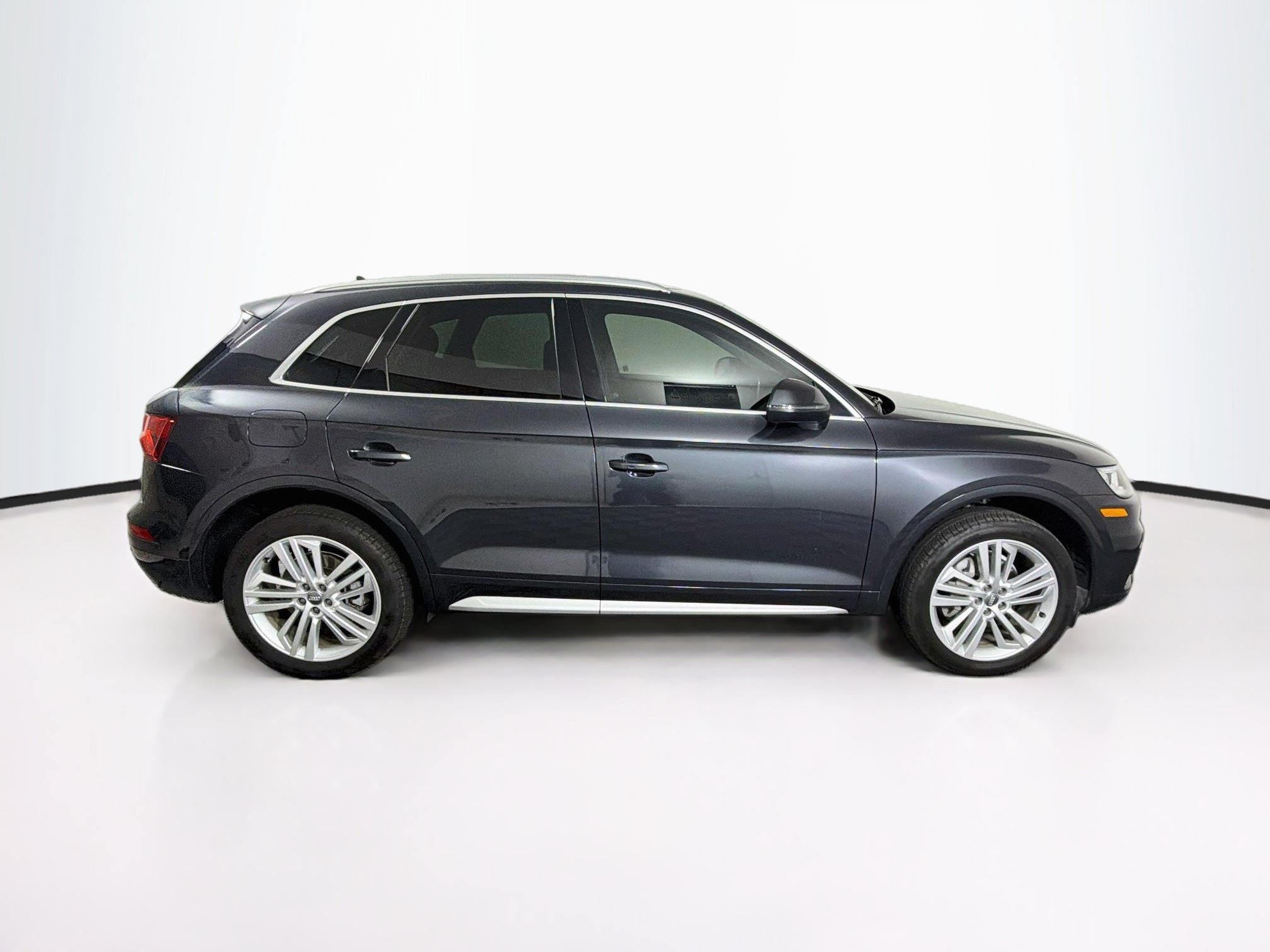 Used 2018 Audi Q5 2.0T Premium Plus w/ Premium Plus Package AWD/4WD image 10