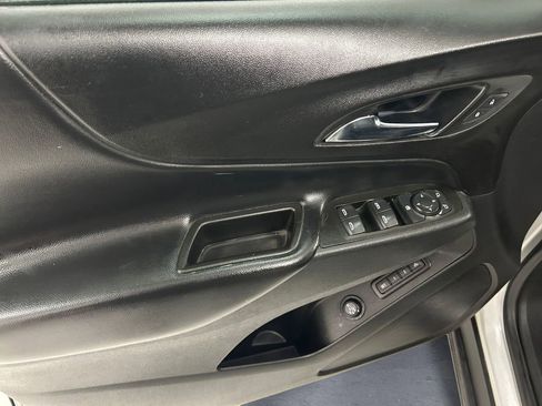 Used 2021 Chevrolet Equinox LT image 12