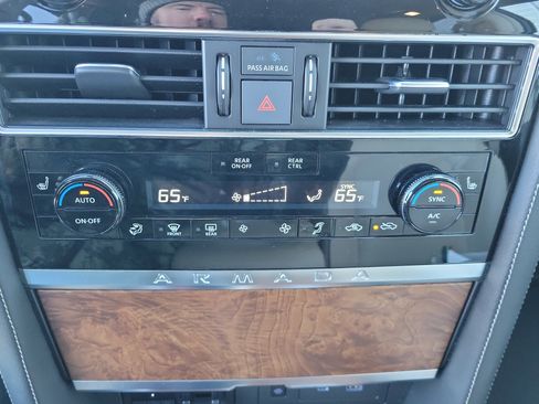 Used 2023 Nissan Armada SL w/ Captain's Chairs Package image 18