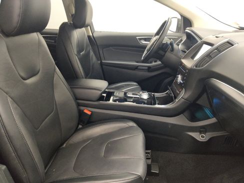 Used 2019 Ford Edge Titanium w/ Cold Weather Package AWD/4WD image 21