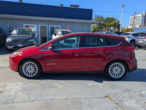 Used 2017 Ford Focus Electric Hatchback image 6