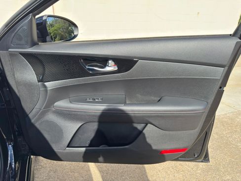Used 2022 Kia Forte GT w/ GT Technology Package FWD image 39