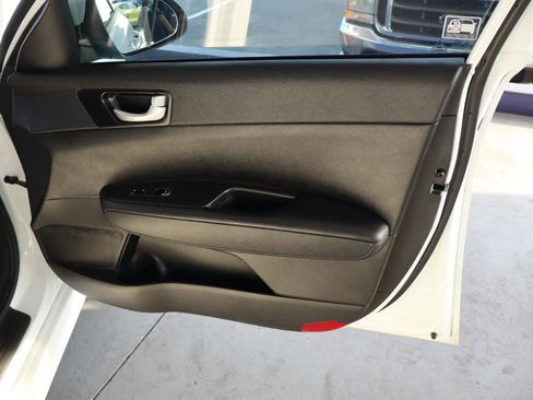 Used 2018 Kia Optima S w/ Panoramic Sunroof Package image 35