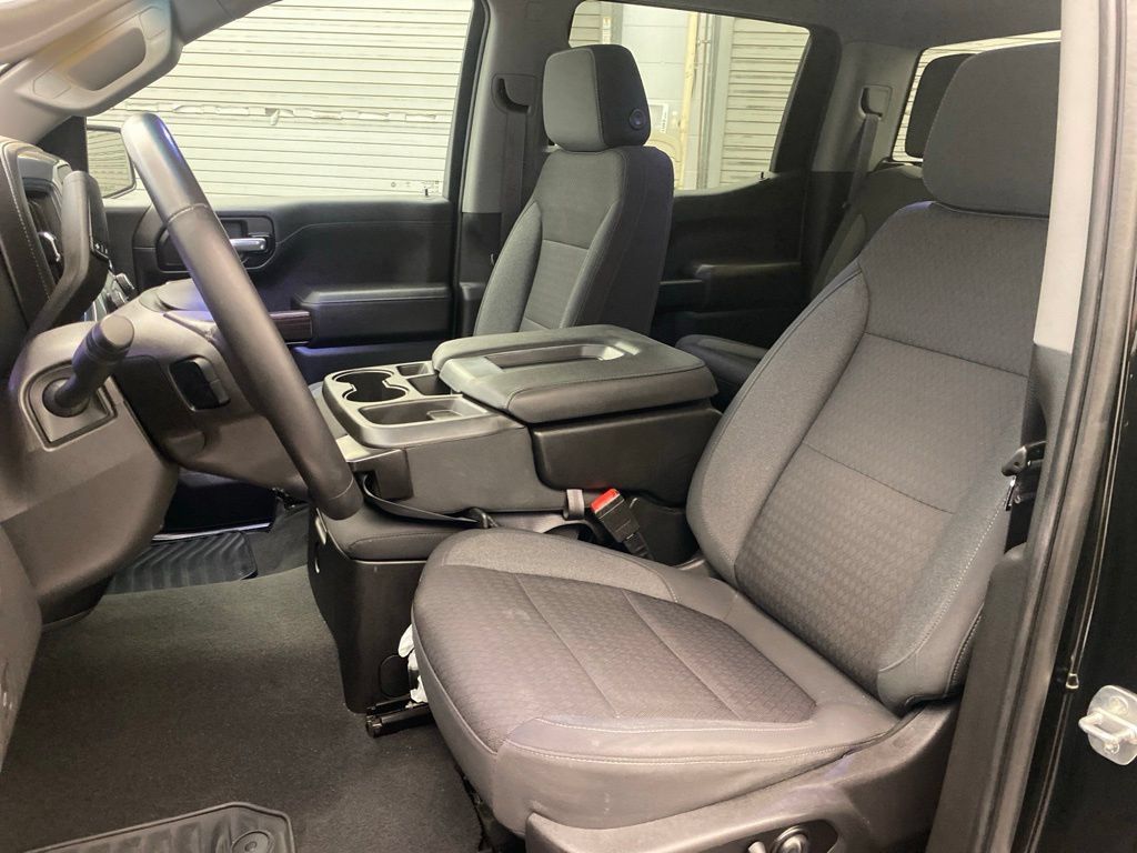 Used 2022 Chevrolet Silverado 1500 LT AWD/4WD image 18