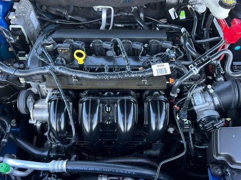 Used 2017 Ford Fusion SE w/ Fusion SE Technology Package image 19