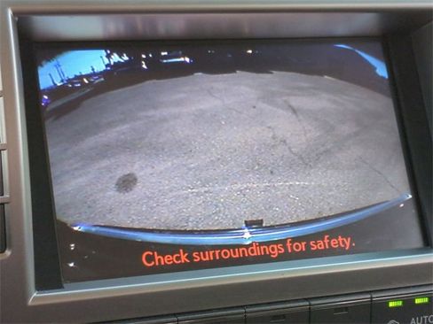 Used 2011 Lexus GX 460 image 25