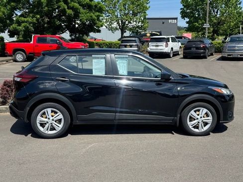 Used 2021 Nissan Kicks S FWD image 8