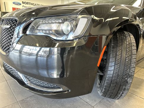 Used 2018 Chrysler 300 Touring w/ Sport Appearance Package image 17